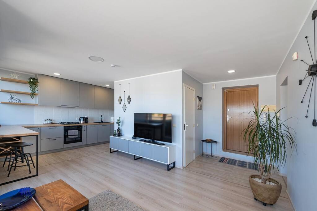Central 2 Bd Apartment By Hostlovers 카우나스 외부 사진